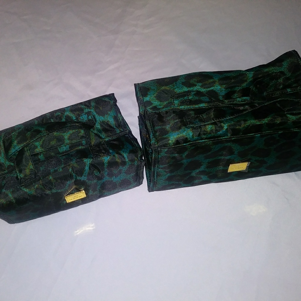 Sold JM New York Make up bag set